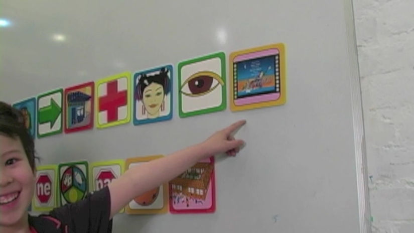 Student using French flash cards